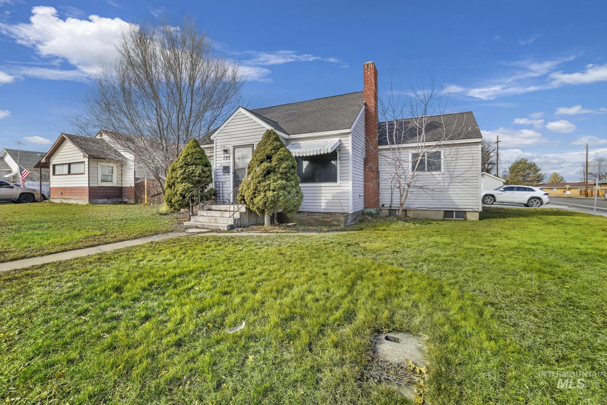 195 Washington St N, Twin Falls, Idaho 83301, 4 Bedrooms, 2.5 Bathrooms, Residential Income For Sale, Price $565,000, 98957060