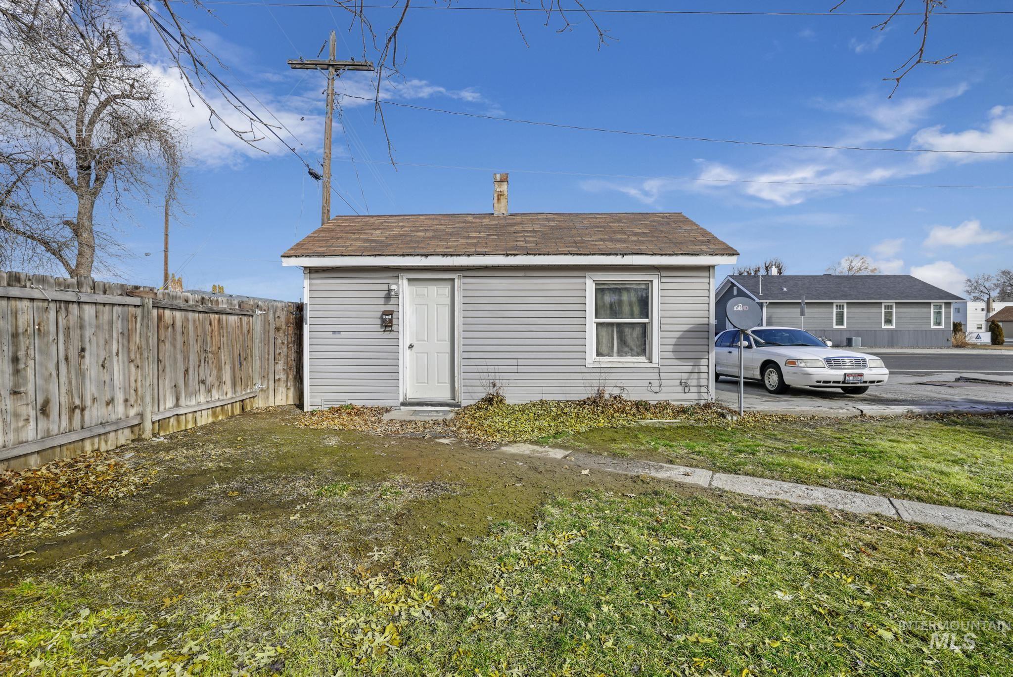 195 Washington St N, Twin Falls, Idaho 83301, 4 Bedrooms, 2.5 Bathrooms, Residential Income For Sale, Price $565,000, 98957060