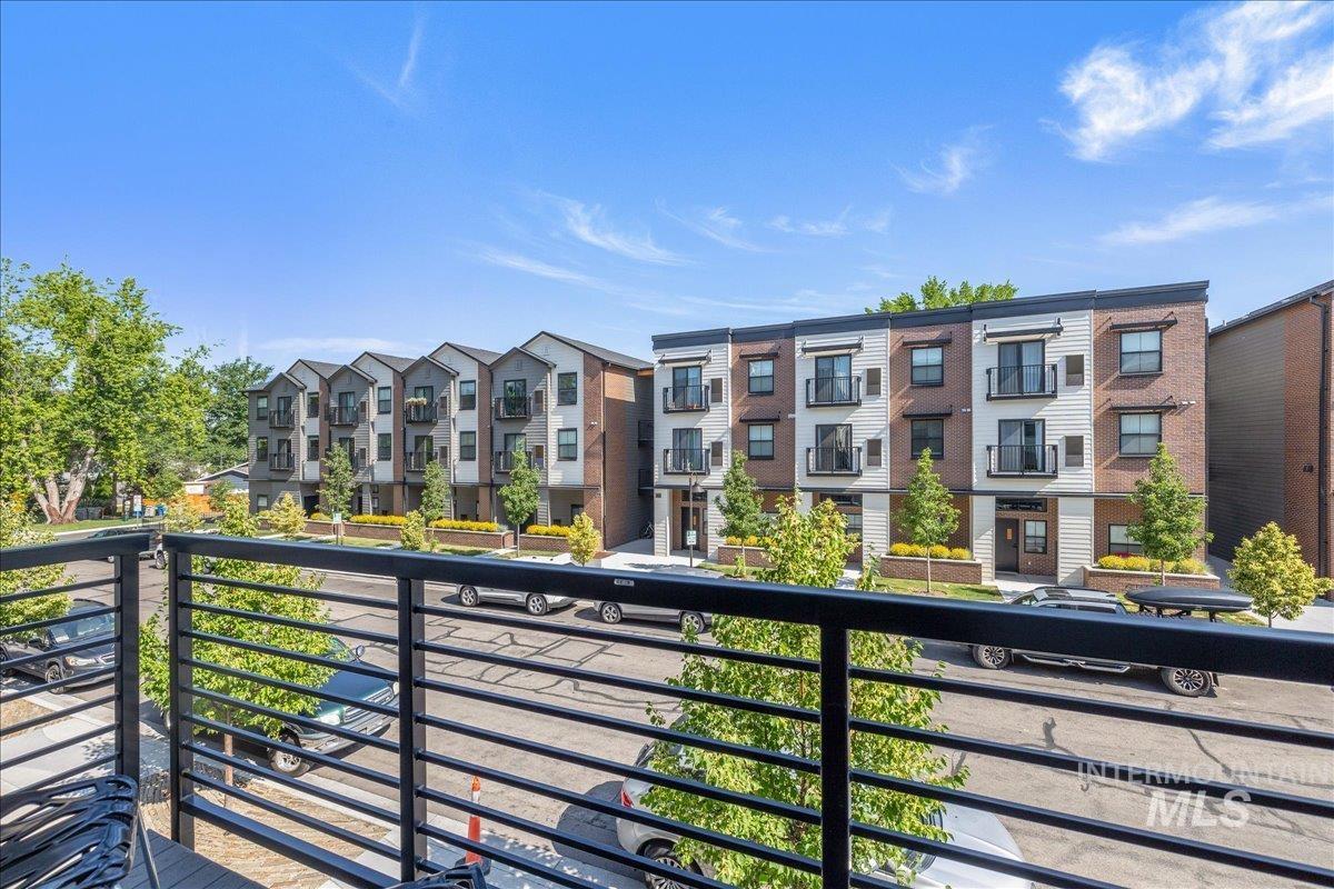 2775 W Stewart Ave., Boise, Idaho 83702, 2 Bedrooms, 2 Bathrooms, Residential Income For Sale, Price $555,000, 98957144