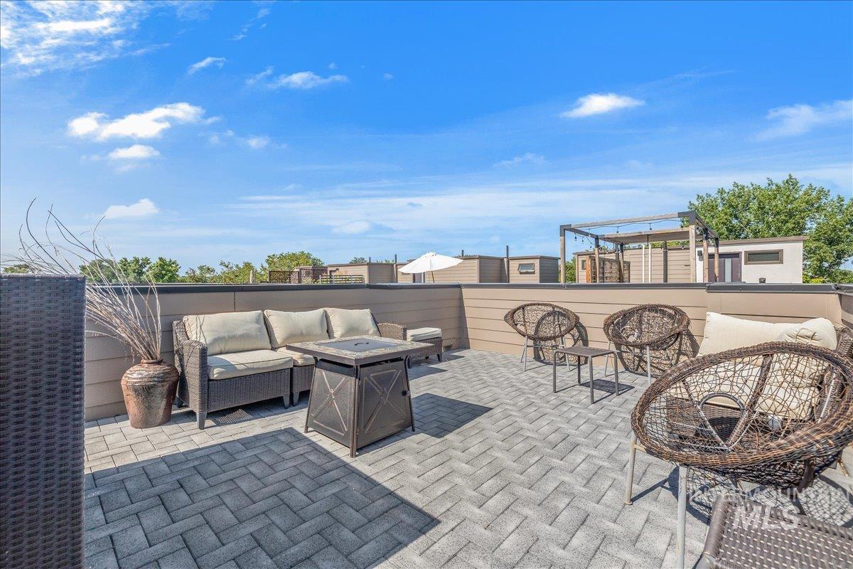 2775 W Stewart Ave., Boise, Idaho 83702, 2 Bedrooms, 2 Bathrooms, Residential Income For Sale, Price $555,000, 98957144