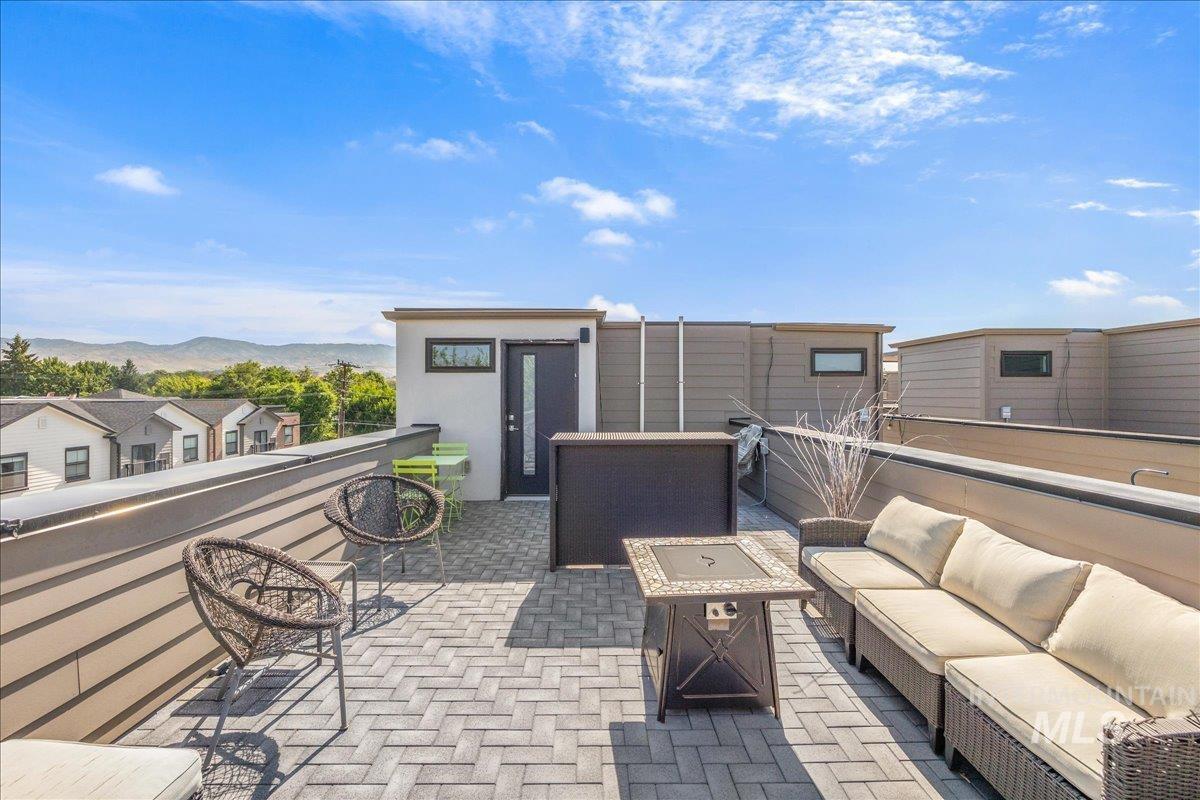 2775 W Stewart Ave., Boise, Idaho 83702, 2 Bedrooms, 2 Bathrooms, Residential Income For Sale, Price $555,000, 98957144