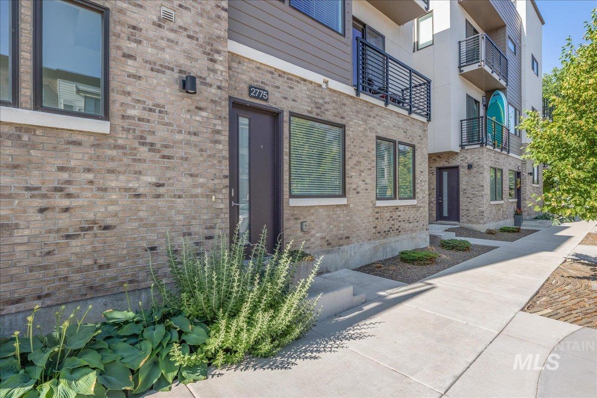 2775 W Stewart Ave., Boise, Idaho 83702, 2 Bedrooms, 2 Bathrooms, Residential Income For Sale, Price $555,000, 98957144