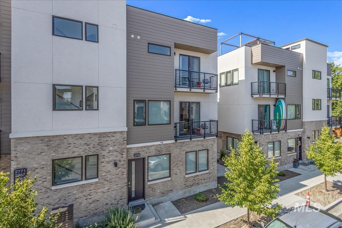 2775 W Stewart Ave., Boise, Idaho 83702, 2 Bedrooms, 2 Bathrooms, Residential Income For Sale, Price $555,000, 98957144