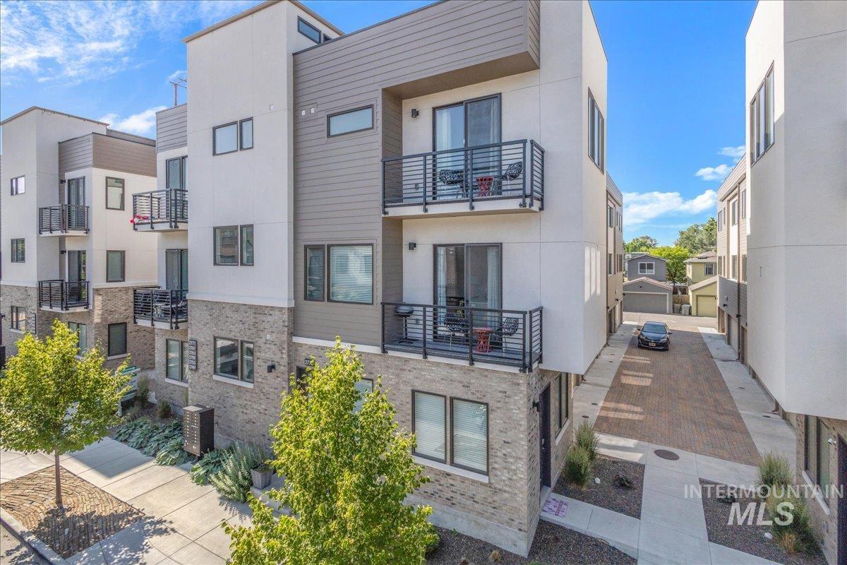 2775 W Stewart Ave., Boise, Idaho 83702, 2 Bedrooms, 2 Bathrooms, Residential Income For Sale, Price $555,000, 98957144