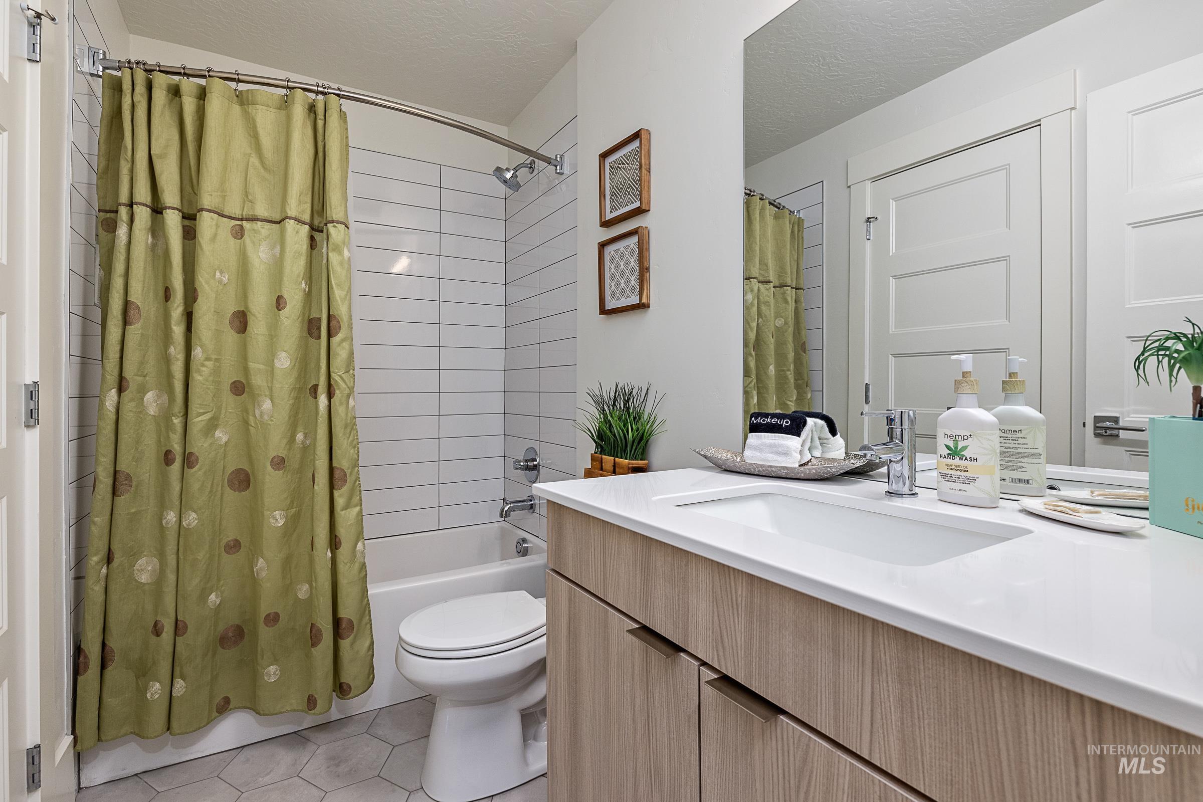 2775 W Stewart Ave., Boise, Idaho 83702, 2 Bedrooms, 2 Bathrooms, Residential Income For Sale, Price $555,000, 98957144