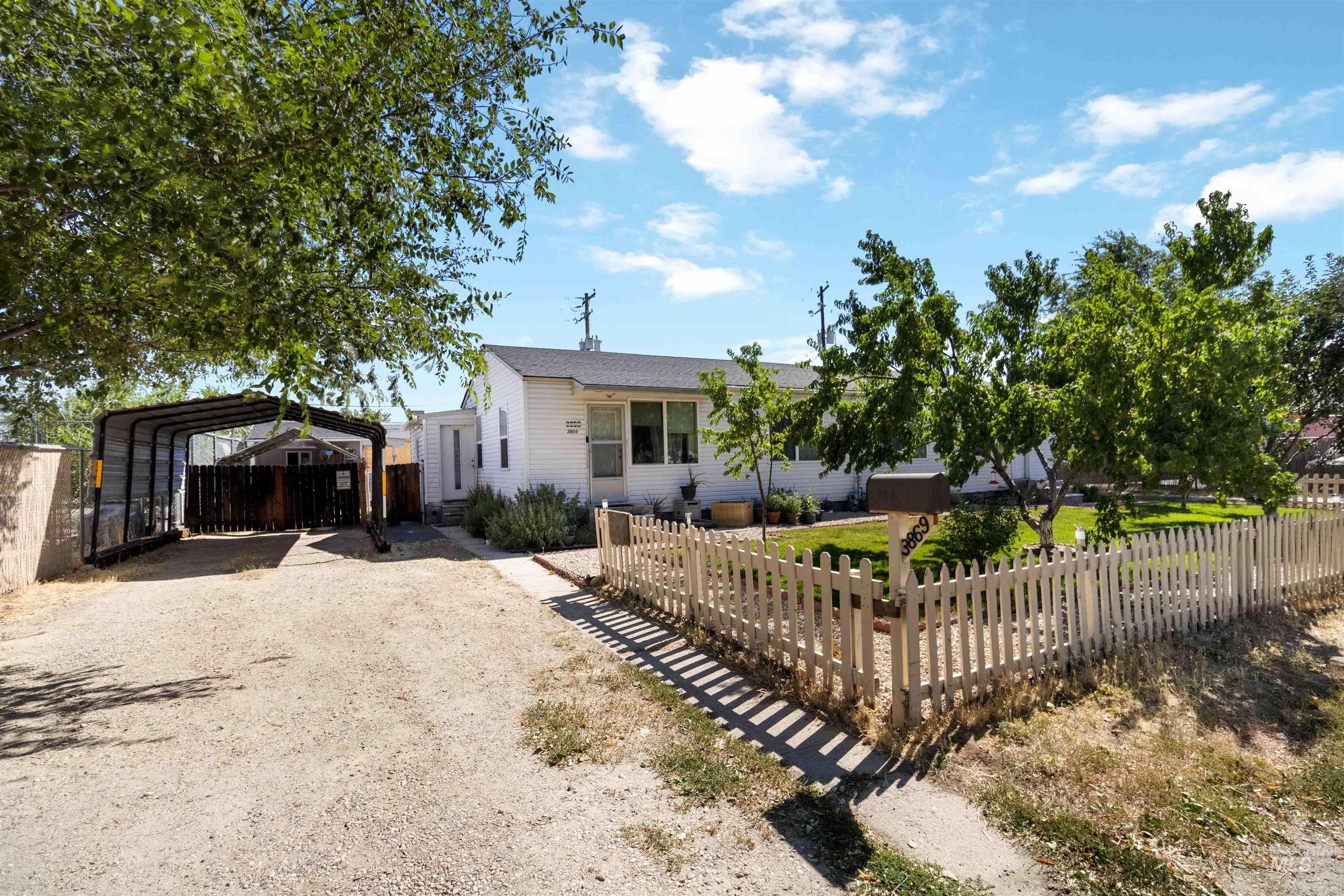 3869 & 3883 W Custer Dr, Boise, Idaho 83705, 3 Bedrooms, 2 Bathrooms, Residential Income For Sale, Price $620,000, 98957147