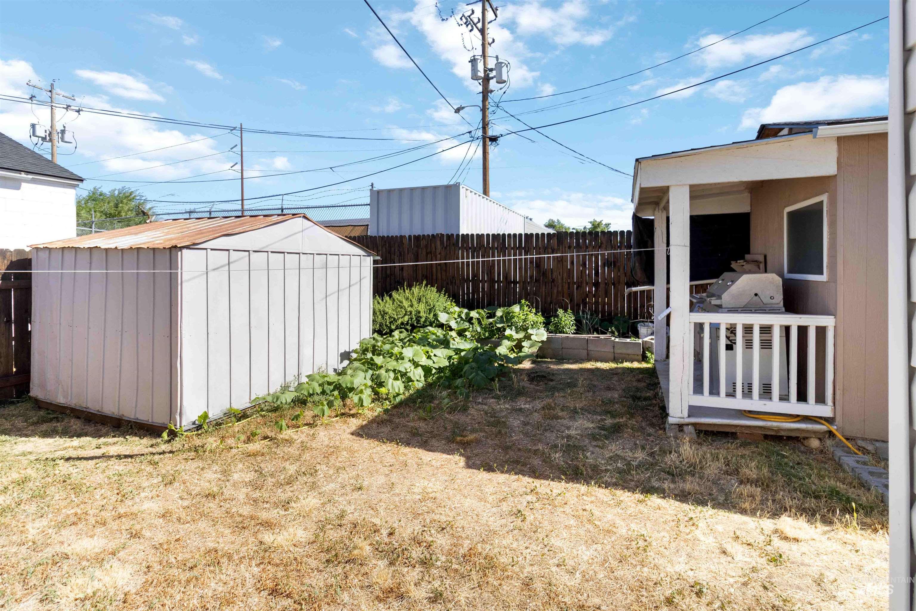 3869 & 3883 W Custer Dr, Boise, Idaho 83705, 3 Bedrooms, 2 Bathrooms, Residential Income For Sale, Price $620,000, 98957147