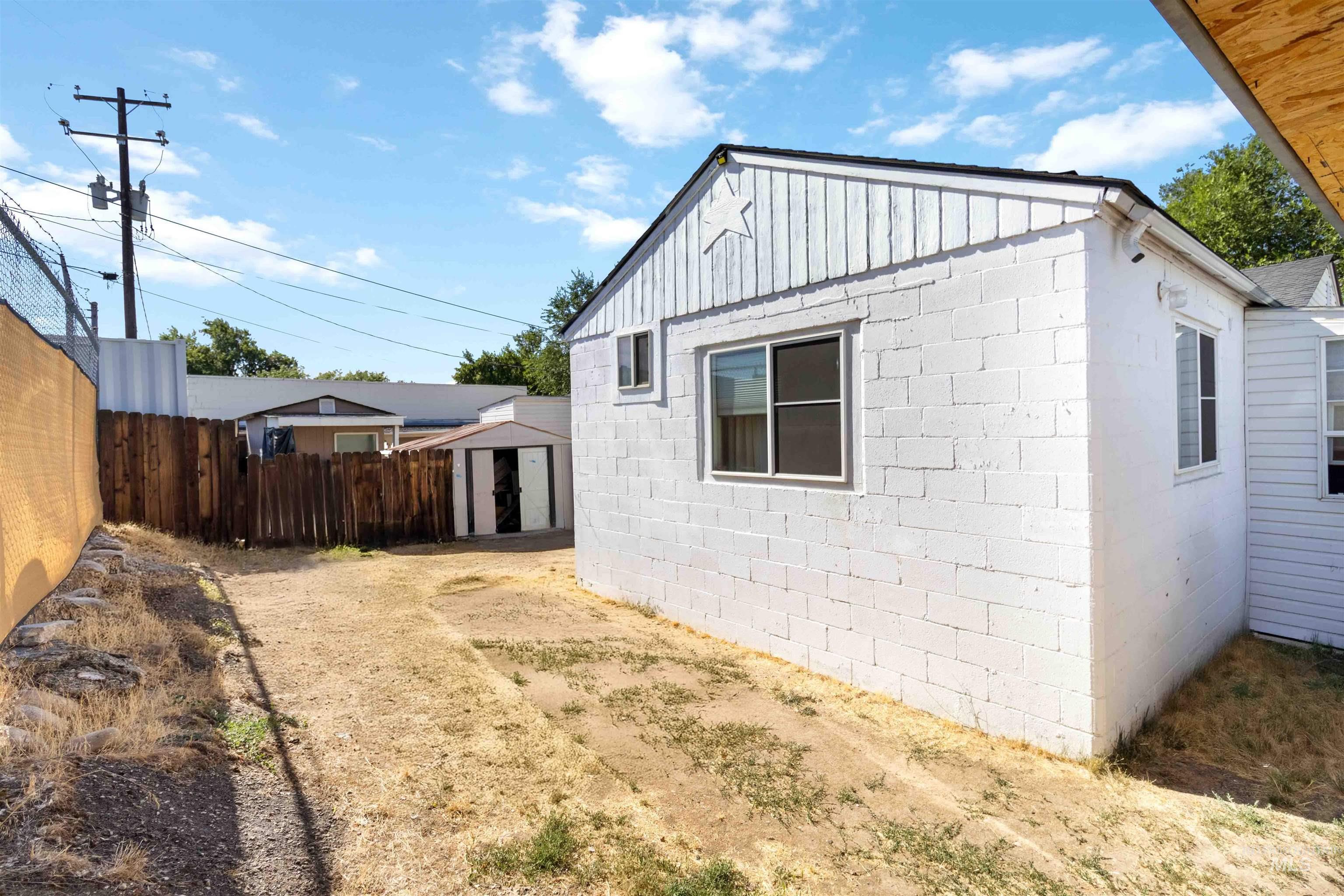 3869 & 3883 W Custer Dr, Boise, Idaho 83705, 3 Bedrooms, 2 Bathrooms, Residential Income For Sale, Price $620,000, 98957147