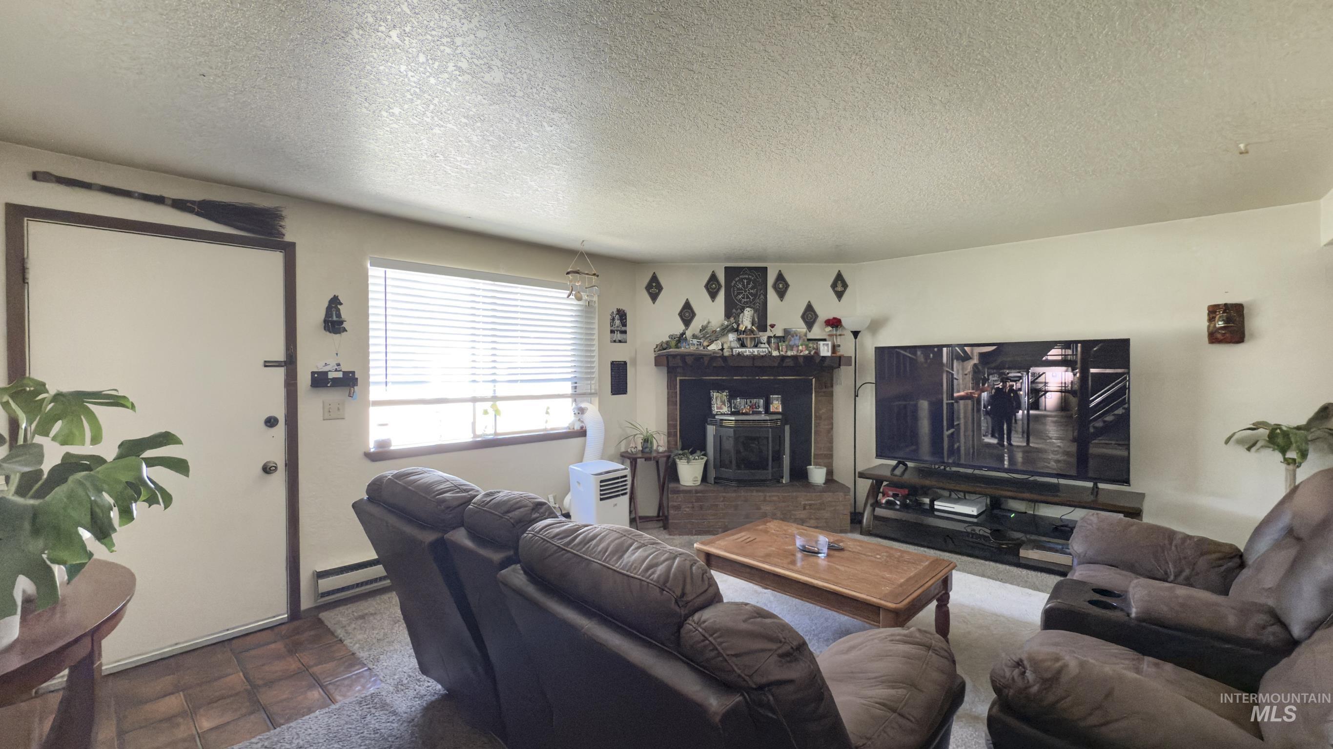 5775-5777 W Ellen's Ferry Drive, Boise, Idaho 83703, 2 Bedrooms, 1 Bathroom, Residential Income For Sale, Price $524,900, 98957331