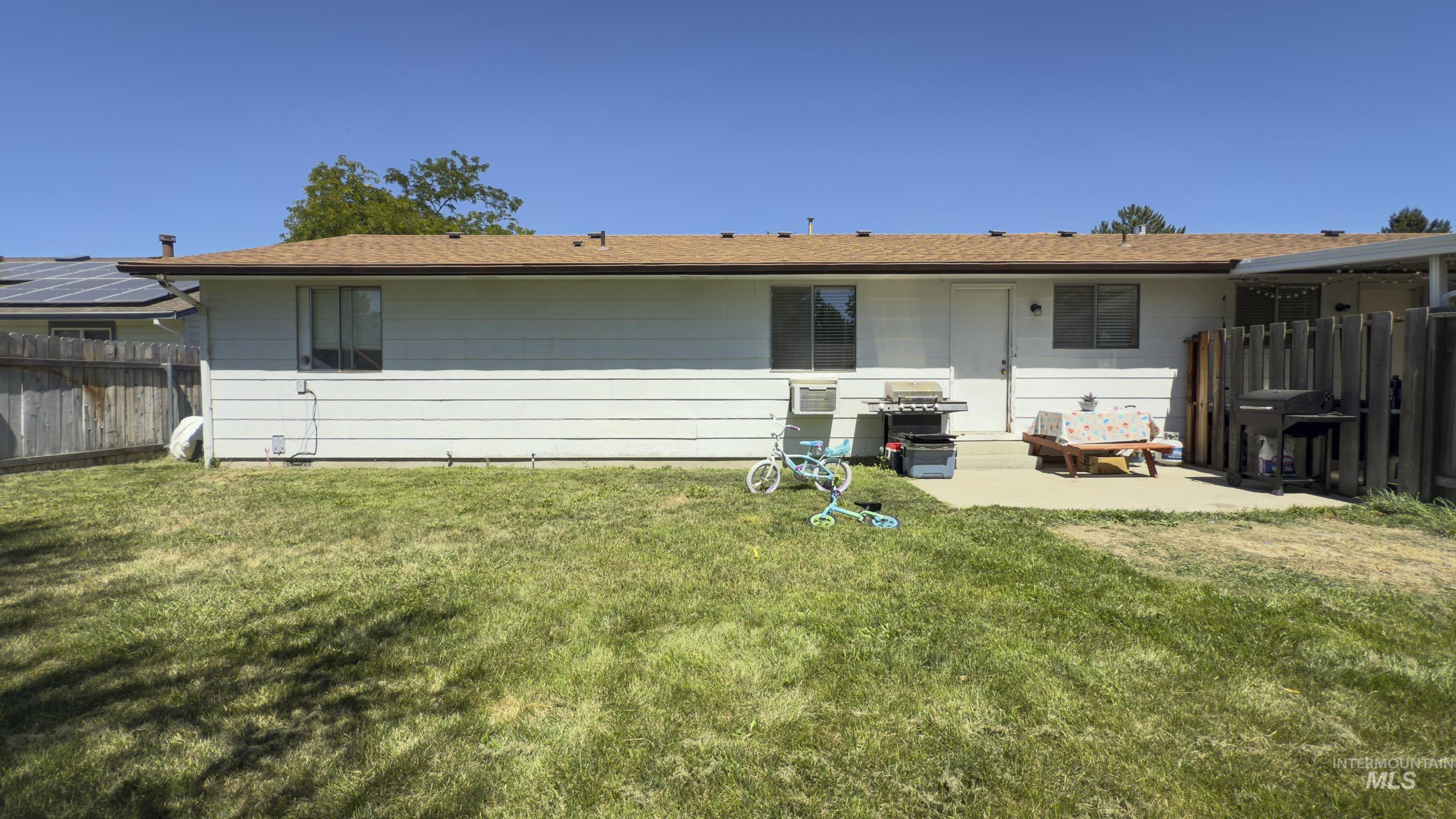 5775-5777 W Ellen's Ferry Drive, Boise, Idaho 83703, 2 Bedrooms, 1 Bathroom, Residential Income For Sale, Price $524,900, 98957331