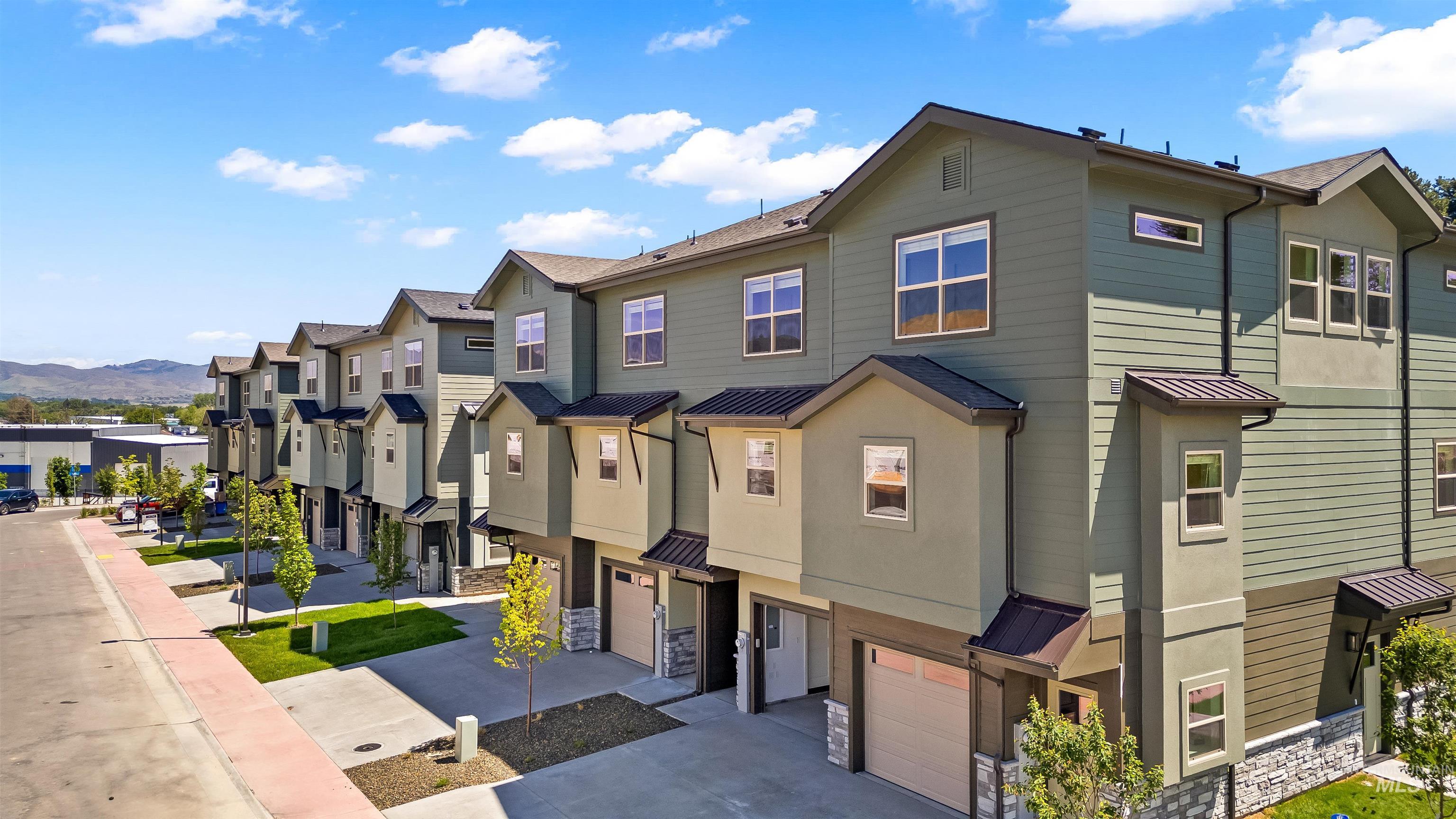 7457 W Swain Lane, Garden City, Idaho 83714, 2 Bedrooms, 2 Bathrooms, Rental For Rent, Price $2,250, 98957591
