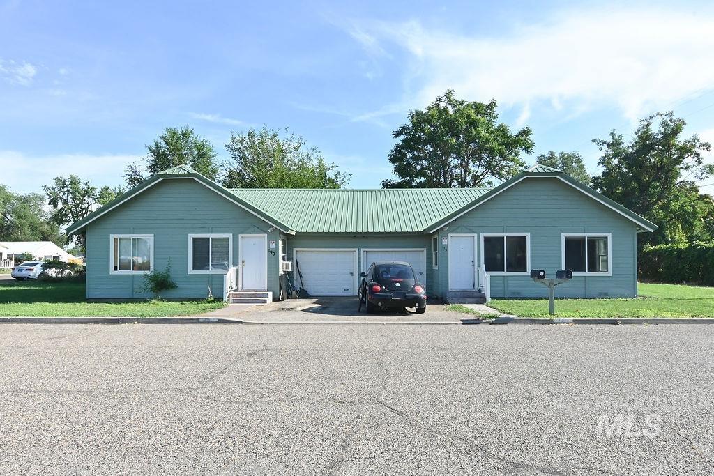 173 NW 7th Ave, Ontario, Oregon 97914, 2 Bedrooms, 1 Bathroom, Residential Income For Sale, Price $286,000, 98957626