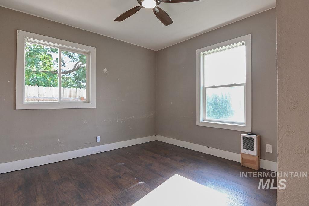 173 NW 7th Ave, Ontario, Oregon 97914, 2 Bedrooms, 1 Bathroom, Residential Income For Sale, Price $286,000, 98957626