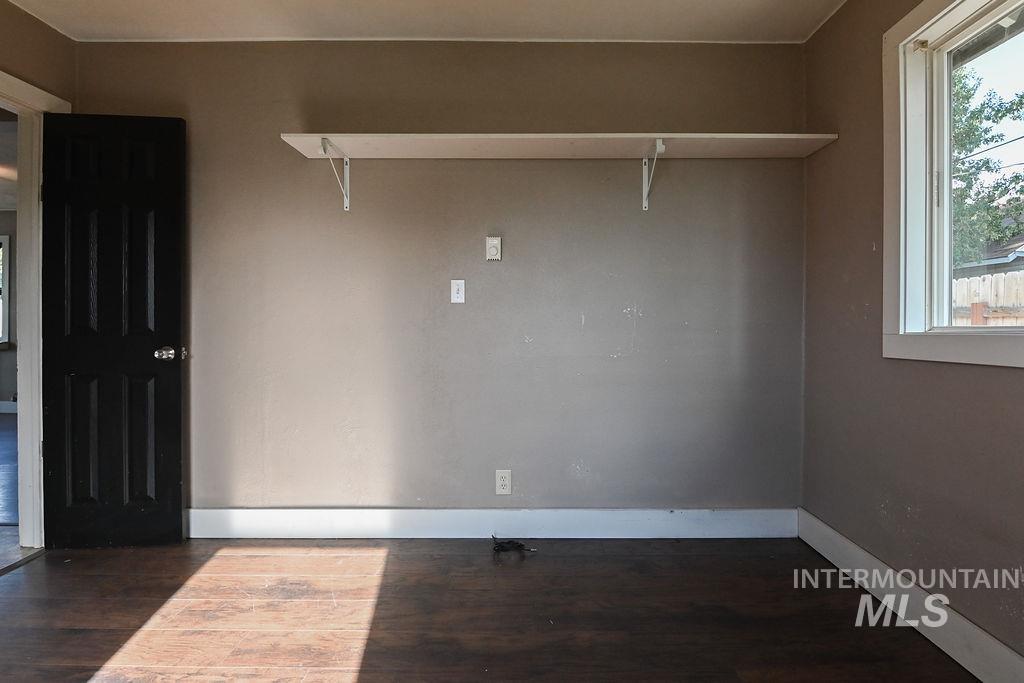 173 NW 7th Ave, Ontario, Oregon 97914, 2 Bedrooms, 1 Bathroom, Residential Income For Sale, Price $286,000, 98957626