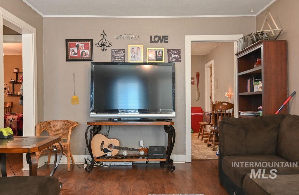 173 NW 7th Ave, Ontario, Oregon 97914, 2 Bedrooms, 1 Bathroom, Residential Income For Sale, Price $286,000, 98957626