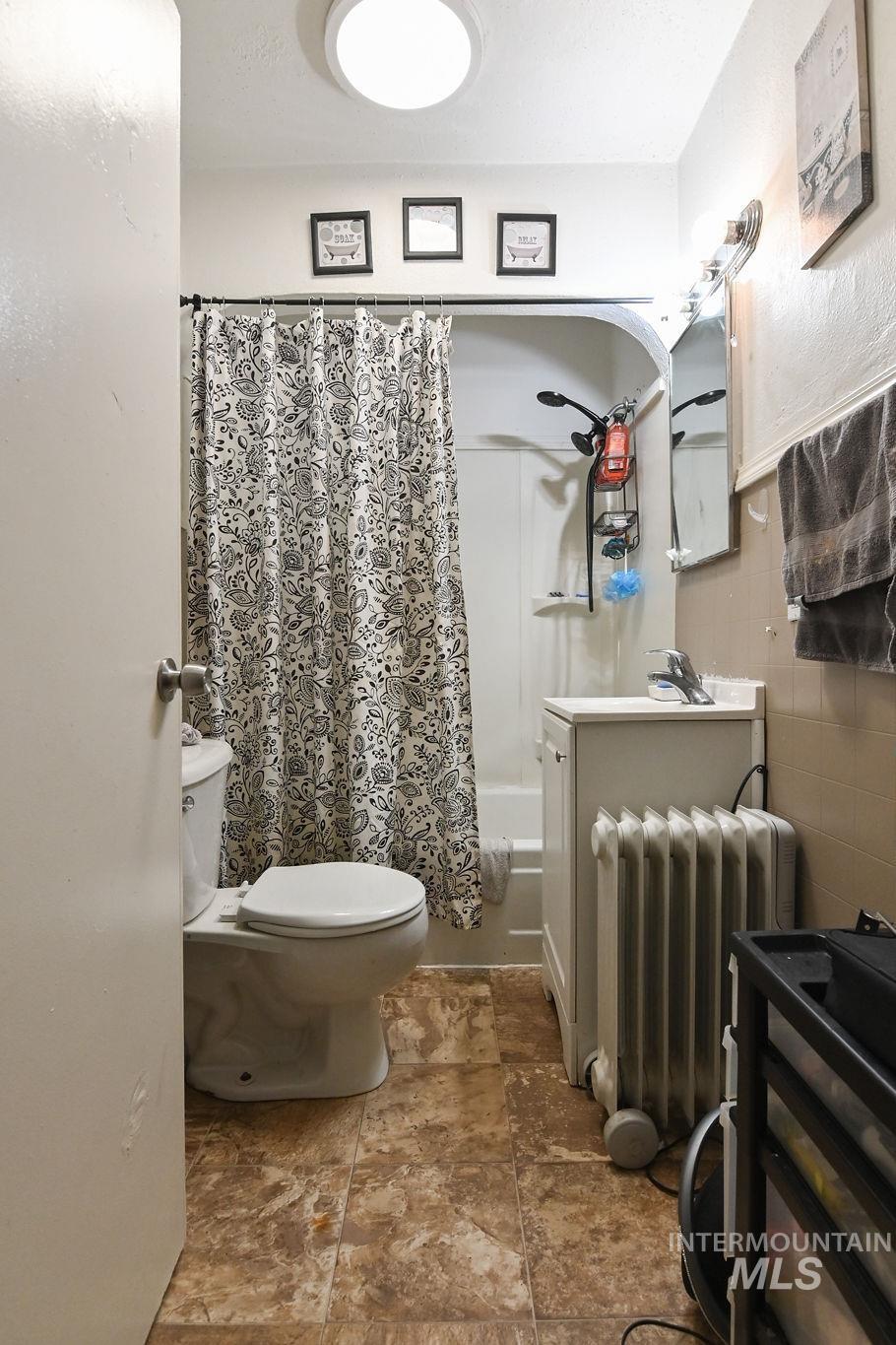 173 NW 7th Ave, Ontario, Oregon 97914, 2 Bedrooms, 1 Bathroom, Residential Income For Sale, Price $286,000, 98957626