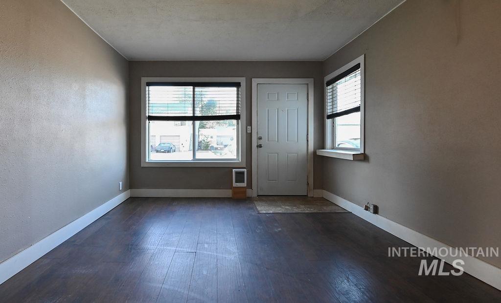 173 NW 7th Ave, Ontario, Oregon 97914, 2 Bedrooms, 1 Bathroom, Residential Income For Sale, Price $286,000, 98957626