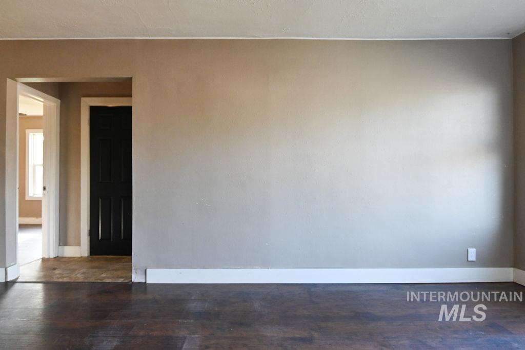 173 NW 7th Ave, Ontario, Oregon 97914, 2 Bedrooms, 1 Bathroom, Residential Income For Sale, Price $286,000, 98957626