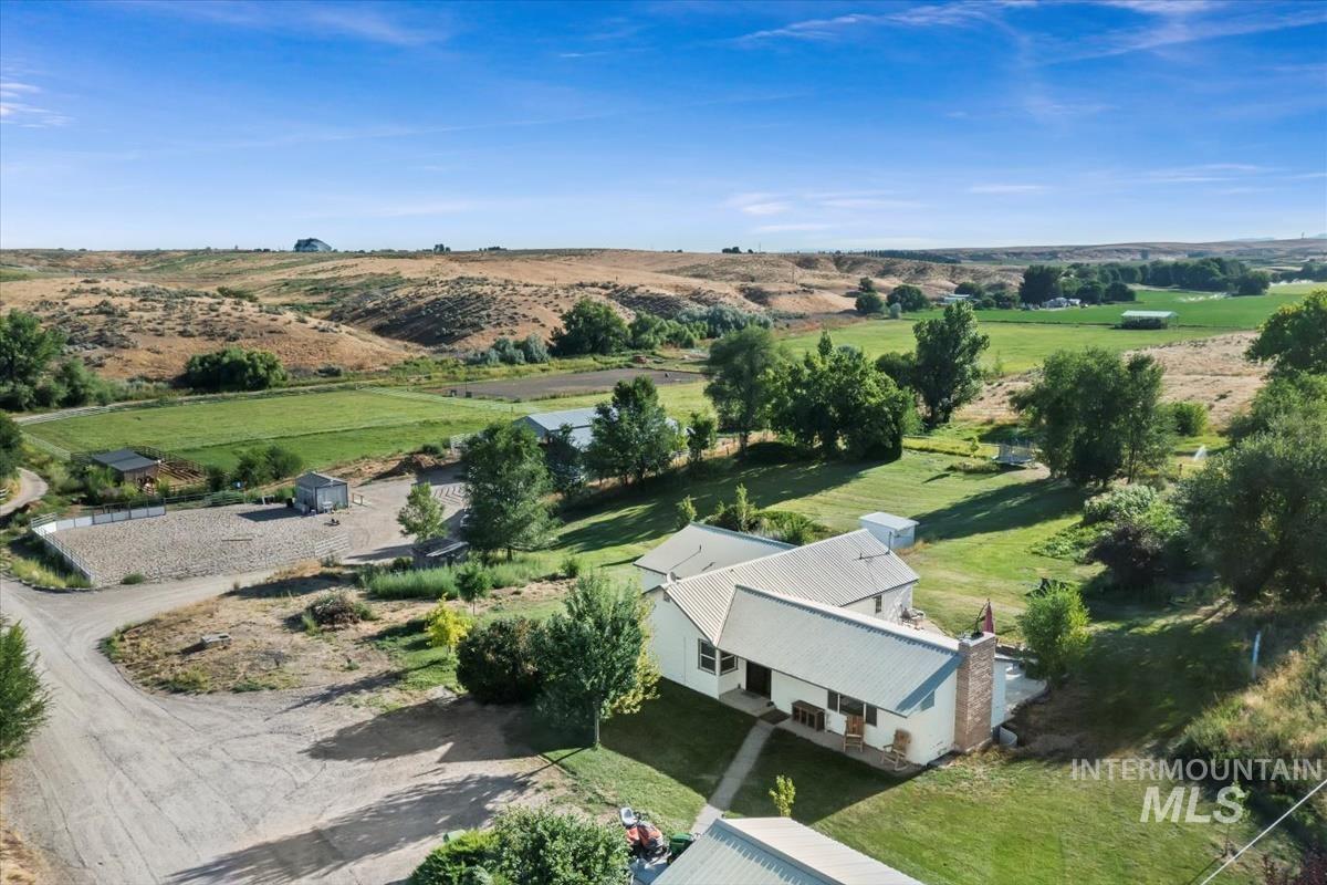 2020 Echo Ave, Parma, Idaho 83660, 3 Bedrooms, 2 Bathrooms, Farm & Ranch For Sale, Price $995,000, 98957731