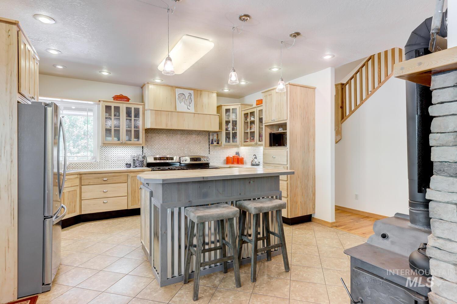 188 Southfork Road, Garden Valley, Idaho 83622, 4 Bedrooms, 3.5 Bathrooms, Residential For Sale, Price $949,000, 98957800
