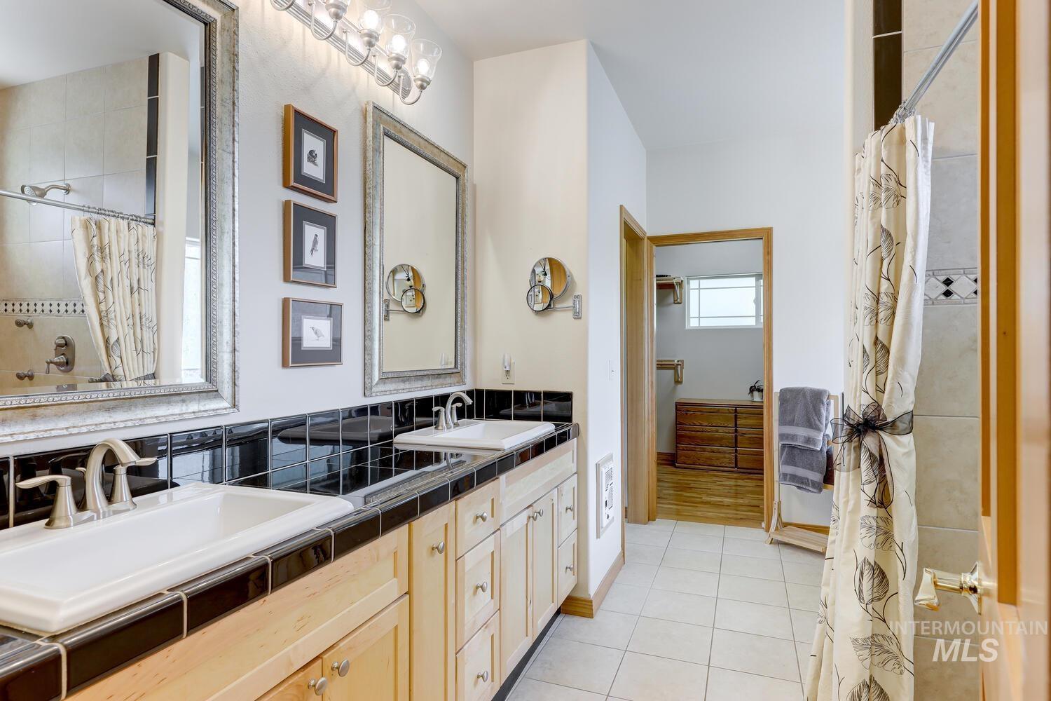 188 Southfork Road, Garden Valley, Idaho 83622, 4 Bedrooms, 3.5 Bathrooms, Residential For Sale, Price $949,000, 98957800