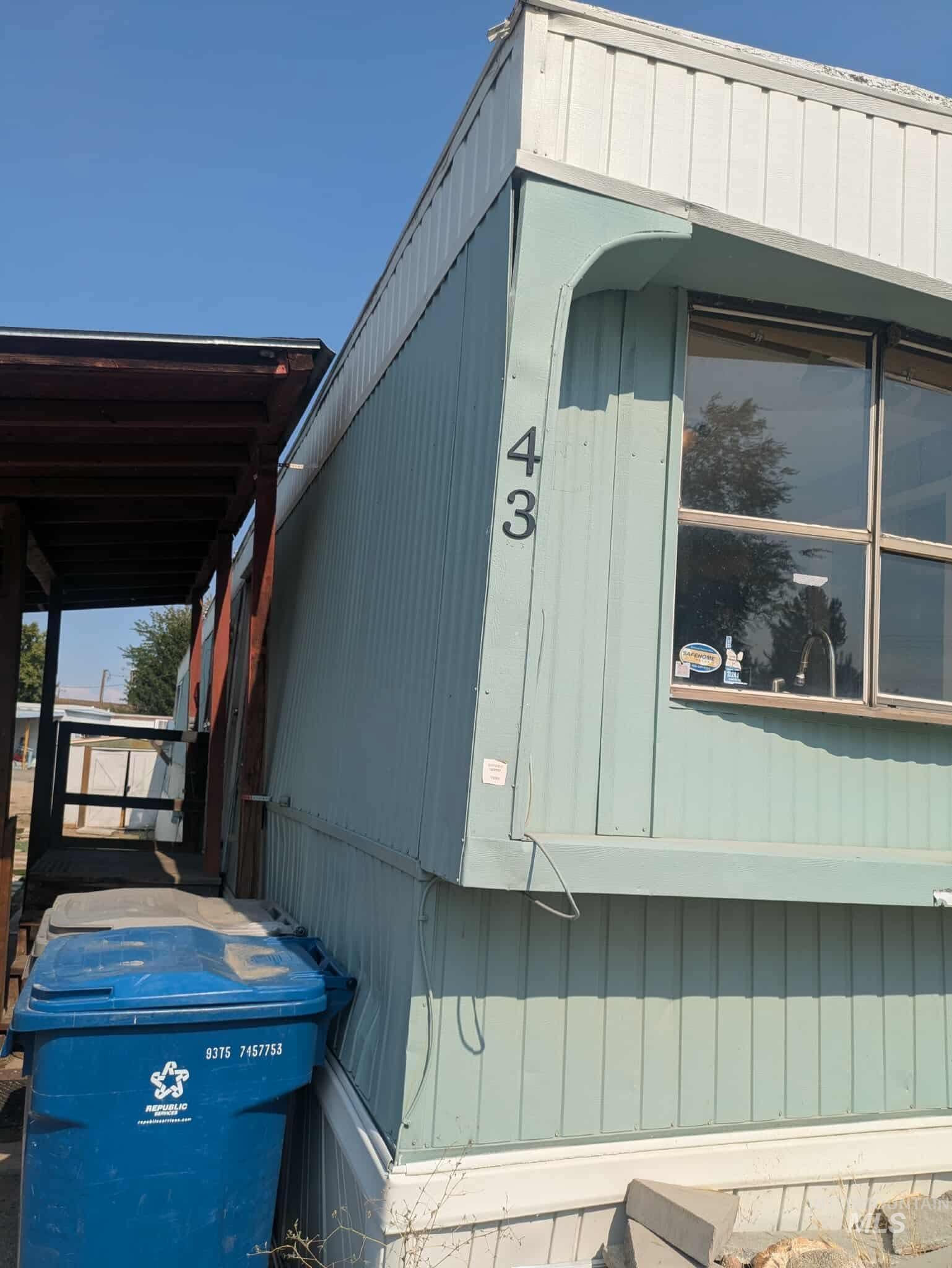 View of property exterior