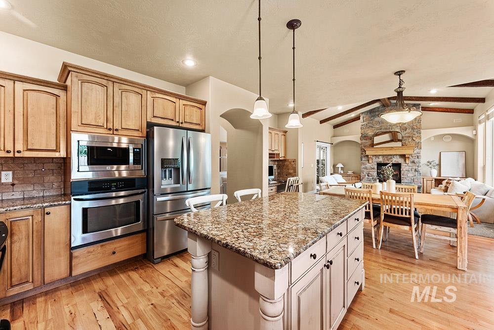 268 S Streamleaf Ave, Star, Idaho 83669, 4 Bedrooms, 3 Bathrooms, Residential For Sale, Price $739,900, 98957869