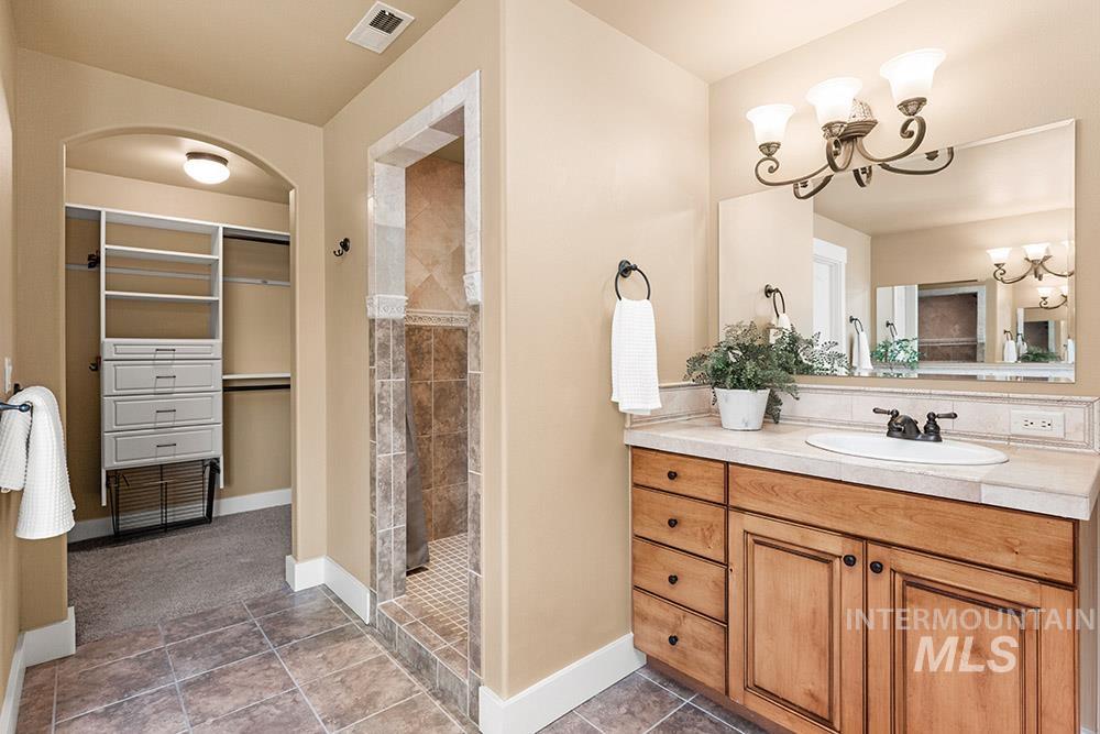 268 S Streamleaf Ave, Star, Idaho 83669, 4 Bedrooms, 3 Bathrooms, Residential For Sale, Price $739,900, 98957869