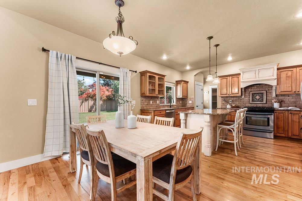 268 S Streamleaf Ave, Star, Idaho 83669, 4 Bedrooms, 3 Bathrooms, Residential For Sale, Price $739,900, 98957869