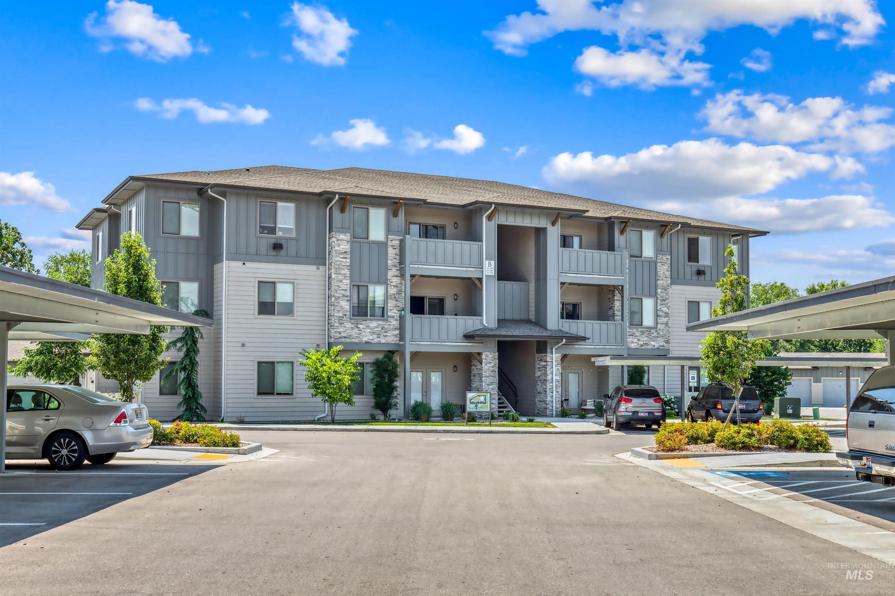 3126 E Victory Rd. - 24 Units, Nampa, Idaho 83687, Residential Income For Sale, Price $6,618,946, 98957874
