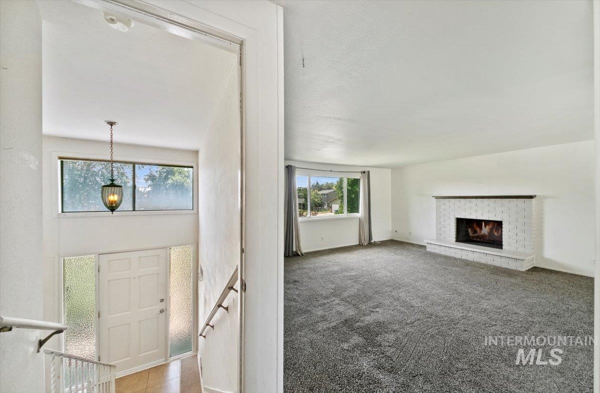 6830/6828 W Kirkwood Dr, Boise, Idaho 83709-2977, 2 Bedrooms, 1 Bathroom, Residential Income For Sale, Price $449,900, 98957921