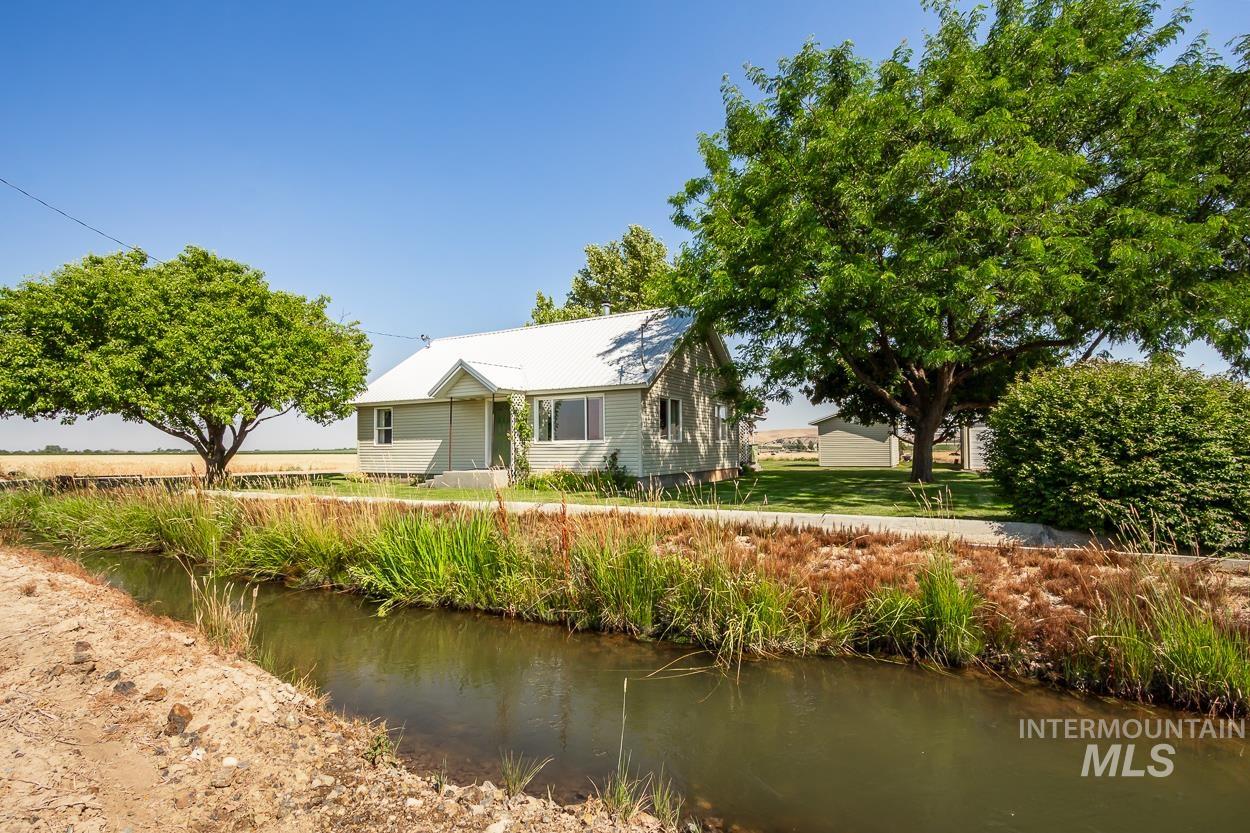 8100 Hillview RD, Emmett, Idaho 83617, 3 Bedrooms, 2 Bathrooms, Farm & Ranch For Sale, Price $1,499,000, 98957939