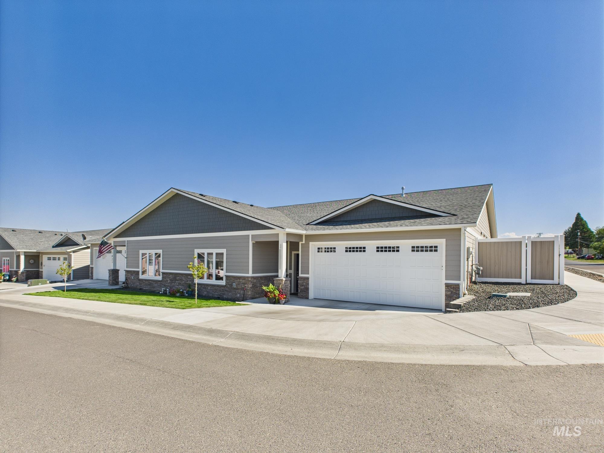 2102 Alder Ave, Lewiston, Idaho 83501, 3 Bedrooms, 2 Bathrooms, Residential For Sale, Price $537,000,MLS 98957995