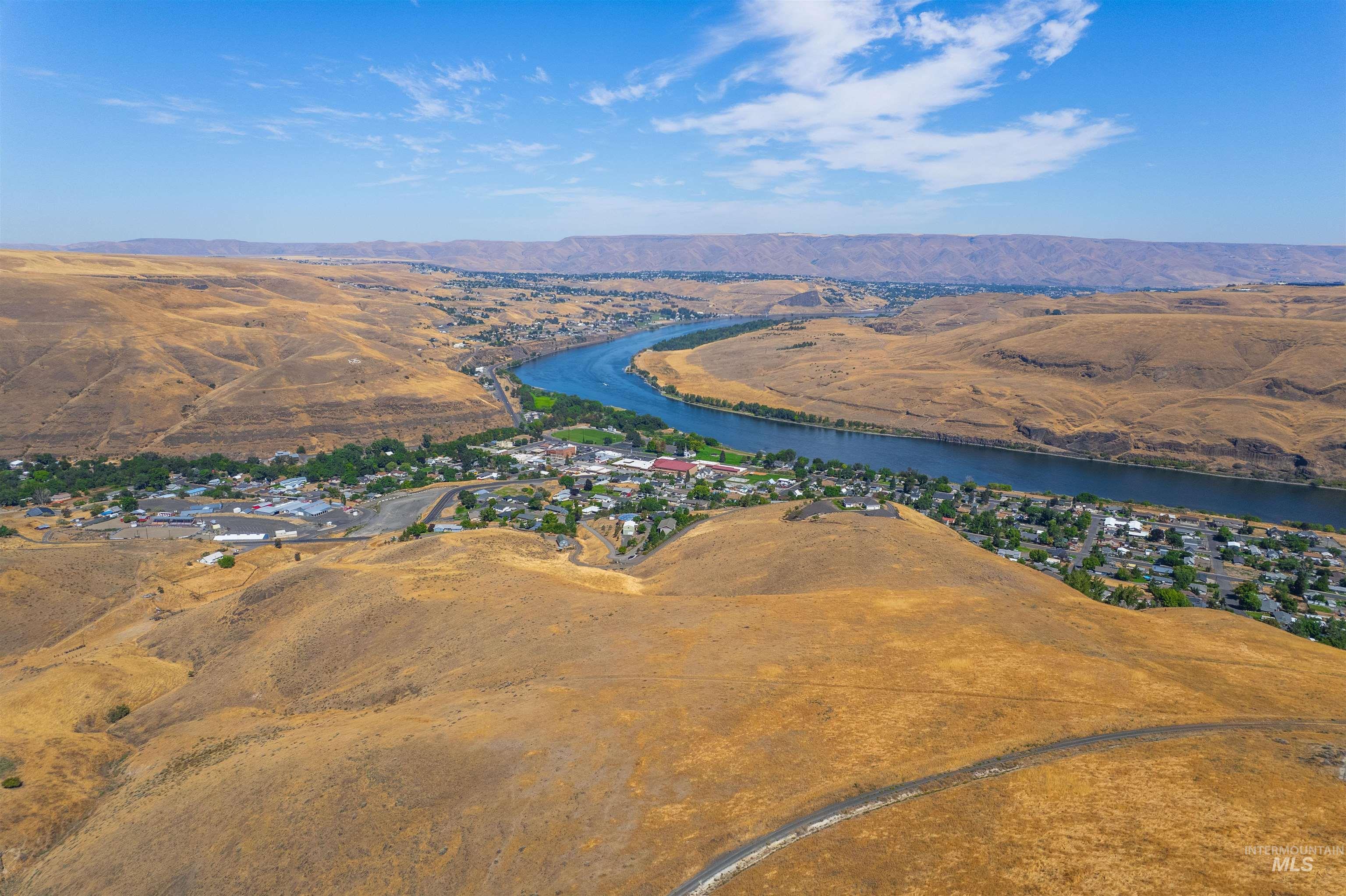 Bird's eye view of a water and mountain view