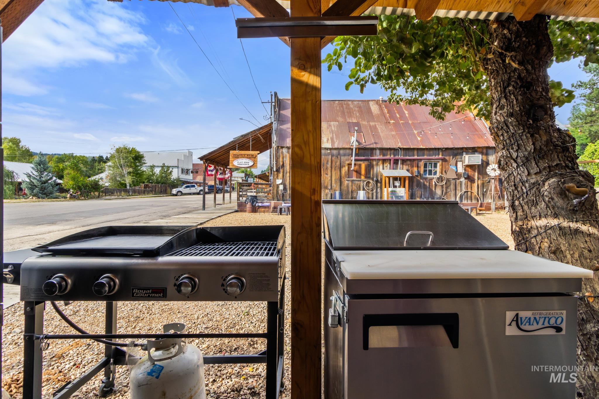 View of patio / terrace with area for grilling