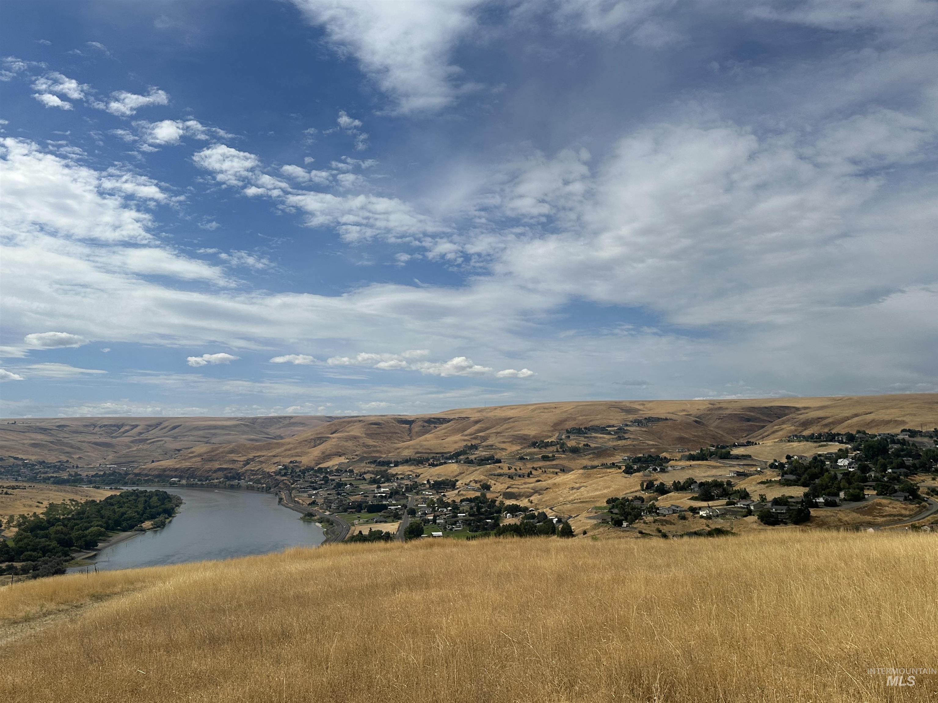 Bird's eye view of a water and mountain view