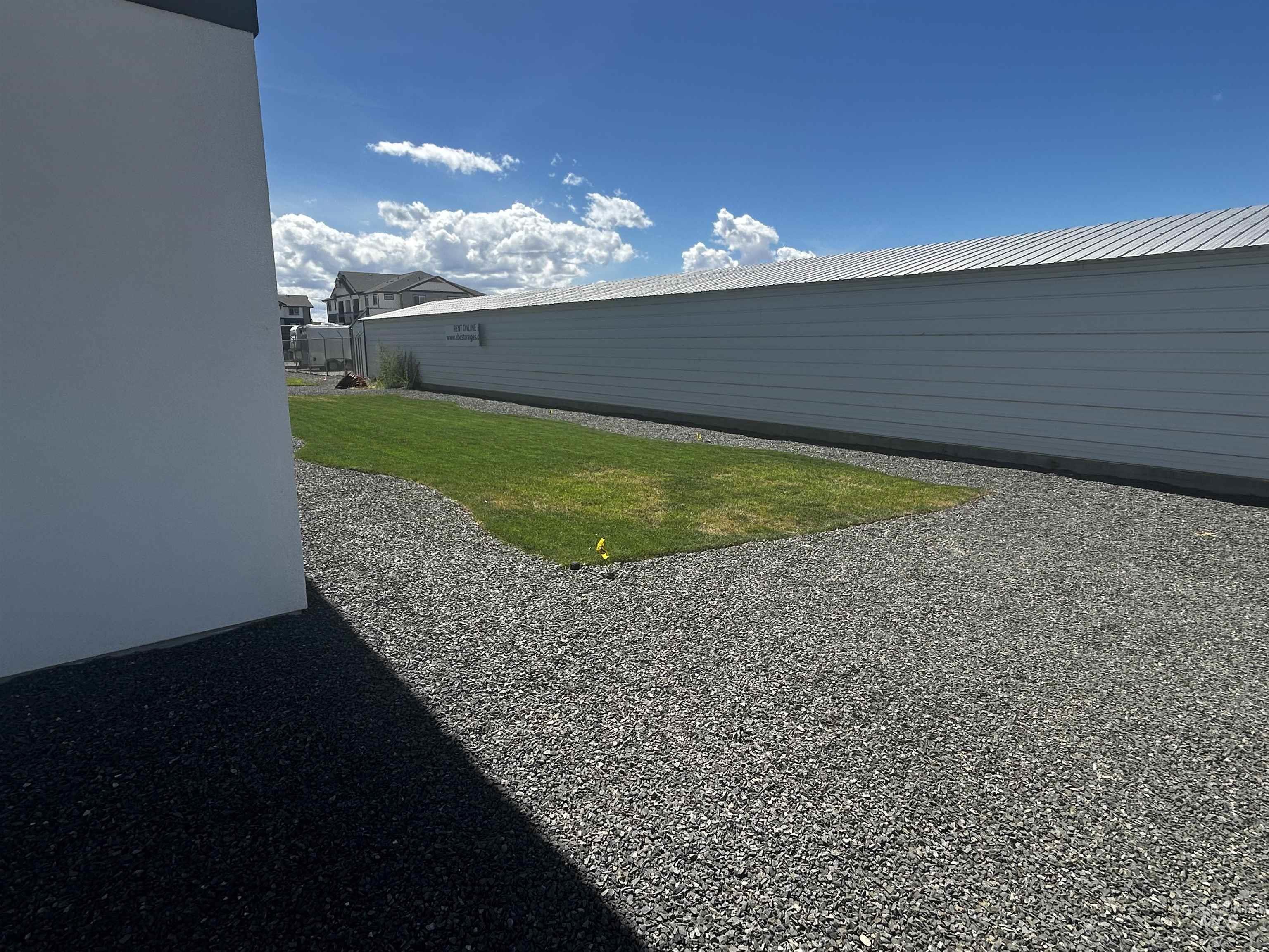 View of grassy yard