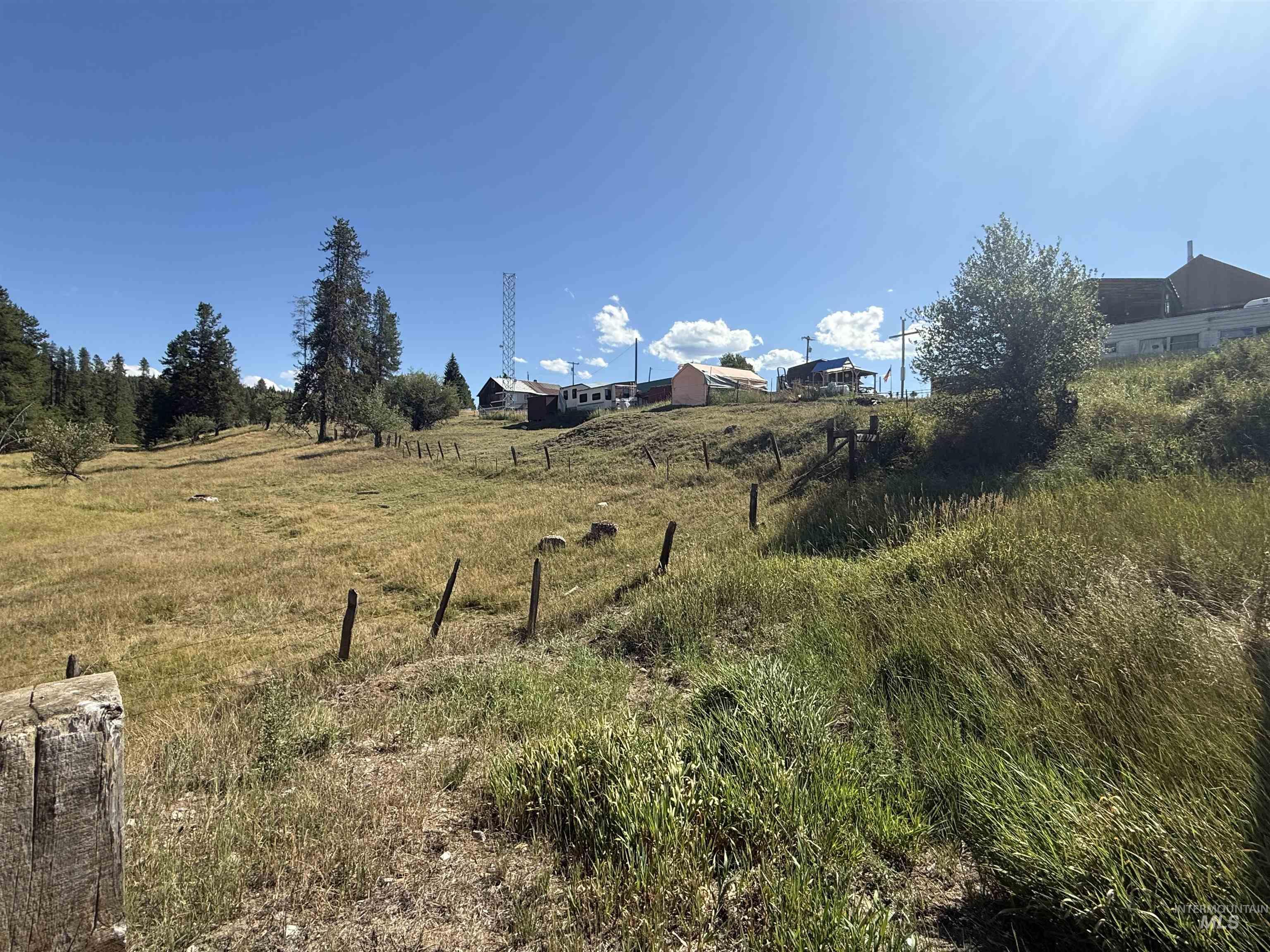 View of yard with a view of countryside