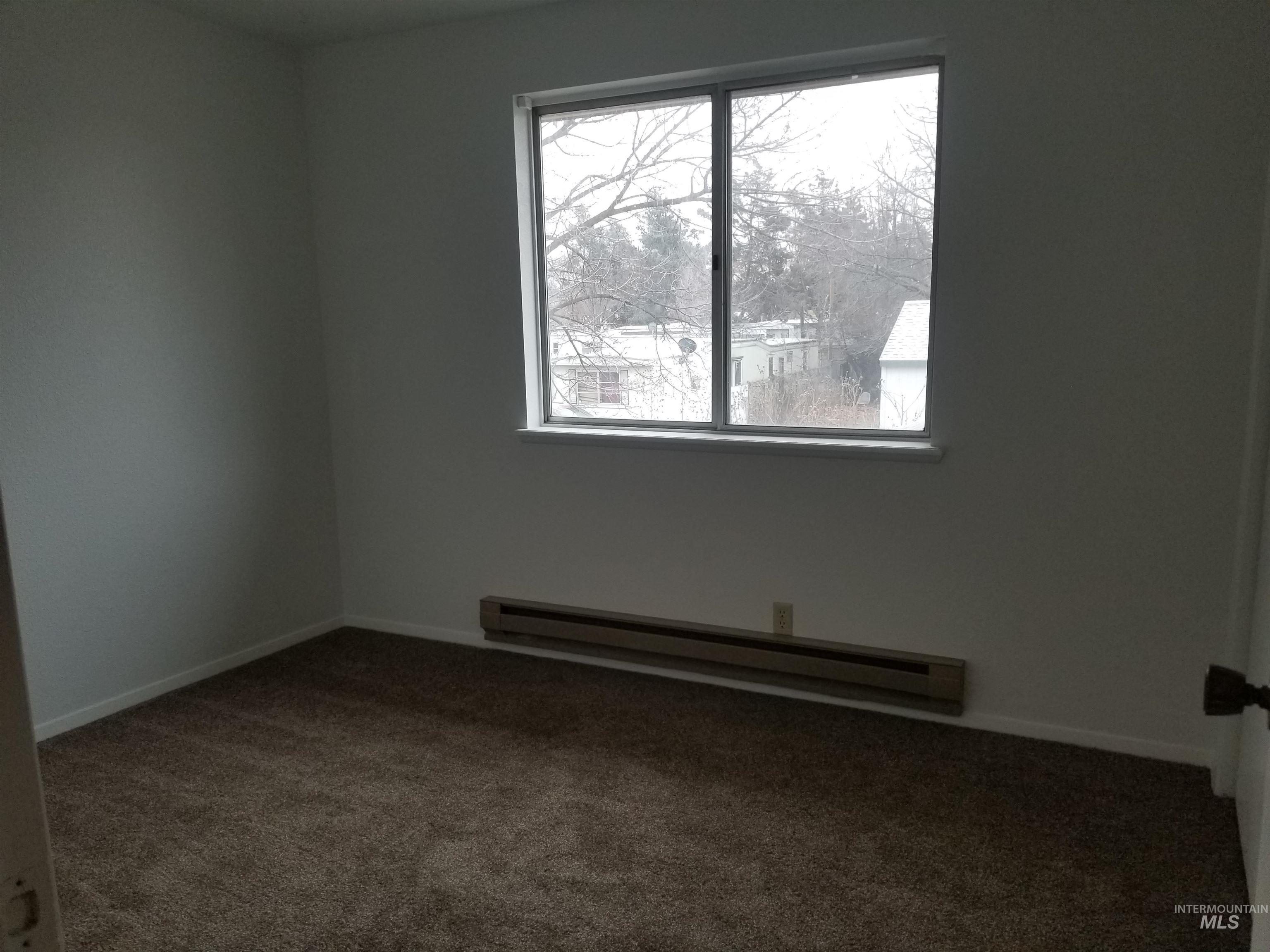 6738 W Westwood Ln, Boise, Idaho 83704, 2 Bedrooms, 1 Bathroom, Residential Income For Sale, Price $275,000, 98958807