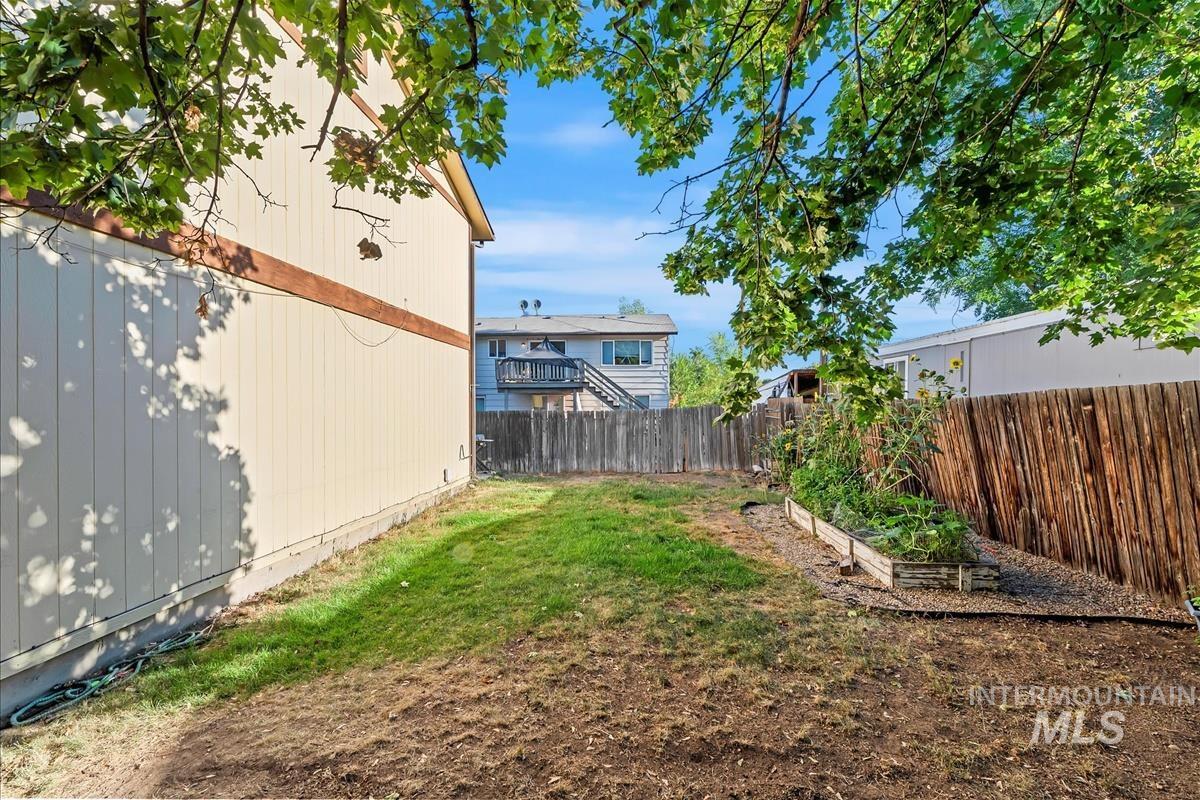 6738 W Westwood Ln, Boise, Idaho 83704, 2 Bedrooms, 1 Bathroom, Residential Income For Sale, Price $275,000, 98958807