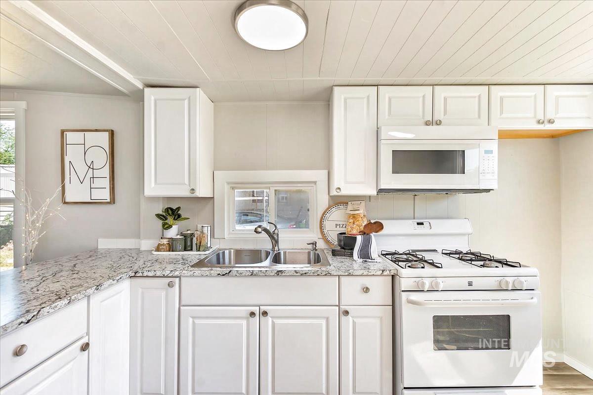 1180 Fox Ln, Boise, Idaho 83709, 2 Bedrooms, 1 Bathroom, Residential For Sale, Price $59,900, 98958867