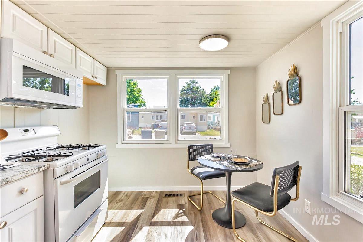 1180 Fox Ln, Boise, Idaho 83709, 2 Bedrooms, 1 Bathroom, Residential For Sale, Price $59,900, 98958867