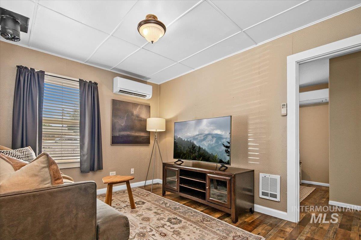 2416 W Ona St, Boise, Idaho 83705, 2 Bedrooms, 1 Bathroom, Residential Income For Sale, Price $379,000, 98958918