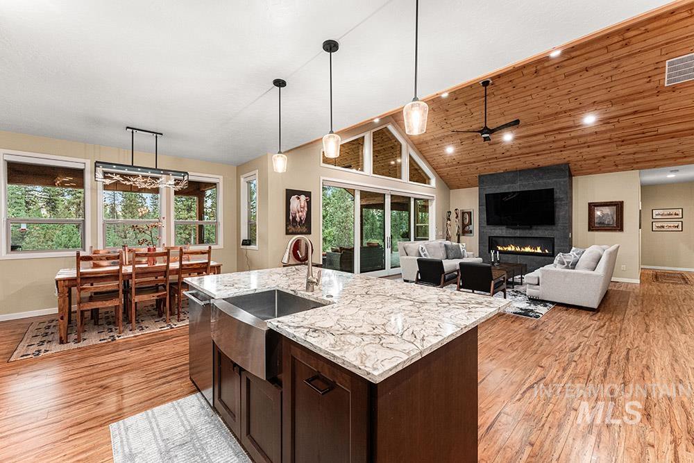 86 Tacoma Place, Garden Valley, Idaho 83622, 3 Bedrooms, 2.5 Bathrooms, Residential For Sale, Price $3,650,000, 98959130