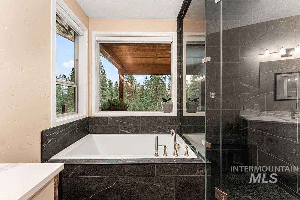 86 Tacoma Place, Garden Valley, Idaho 83622, 3 Bedrooms, 2.5 Bathrooms, Residential For Sale, Price $3,650,000, 98959130