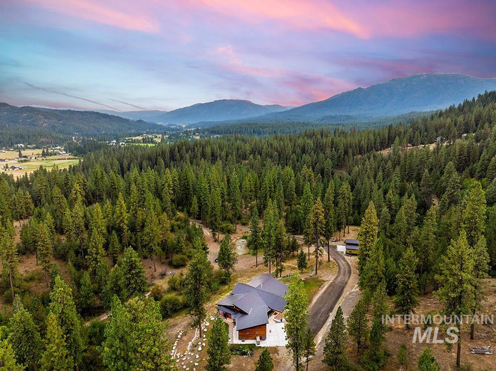 86 Tacoma Place, Garden Valley, Idaho 83622, 3 Bedrooms, 2.5 Bathrooms, Residential For Sale, Price $3,650,000, 98959130