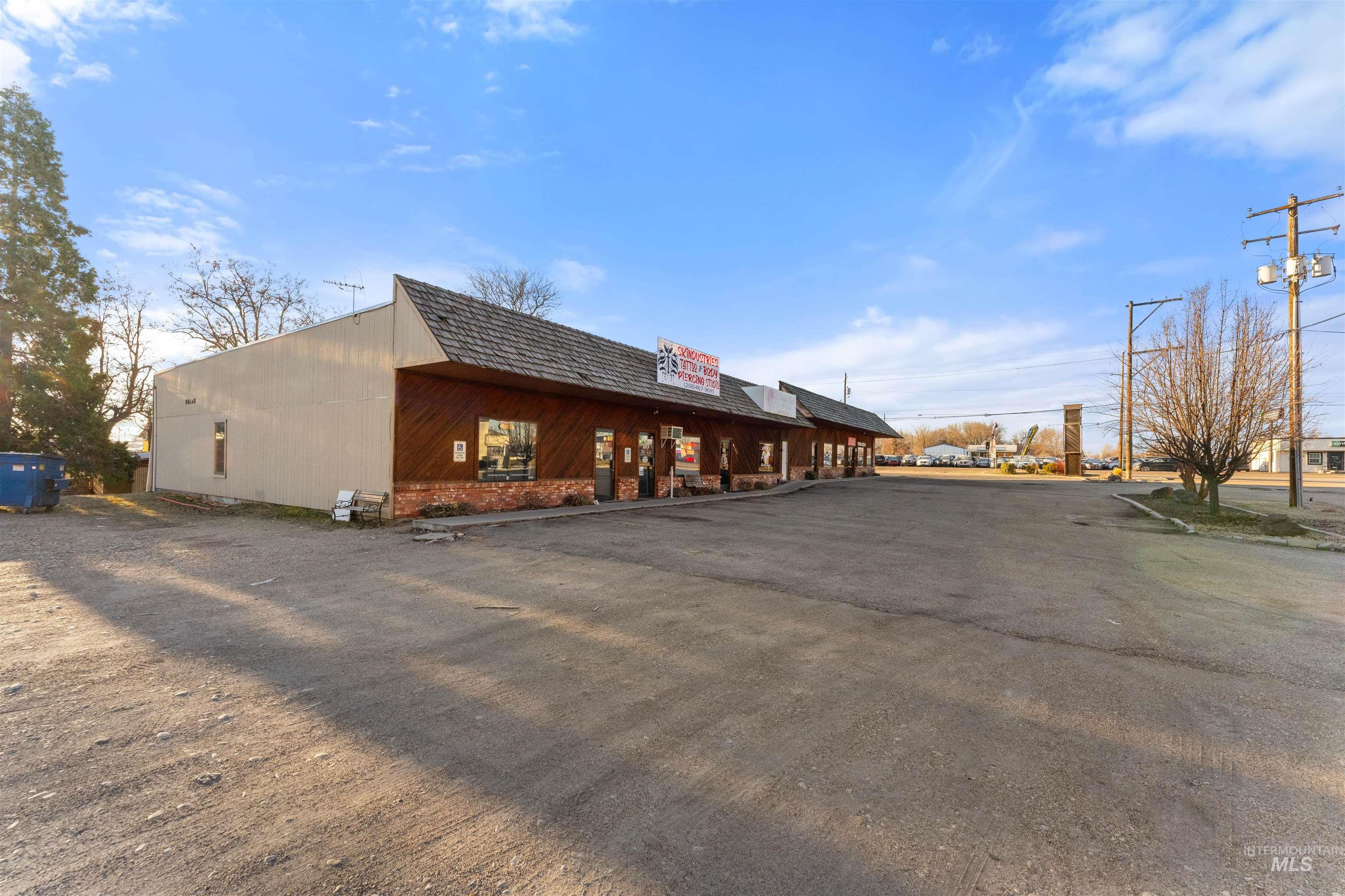6121 & 6211 Cleveland Blvd, Caldwell, Idaho 83607, 3 Bedrooms, 25 Rooms, Business/Commercial For Sale, Price $2,500,000, 98959365
