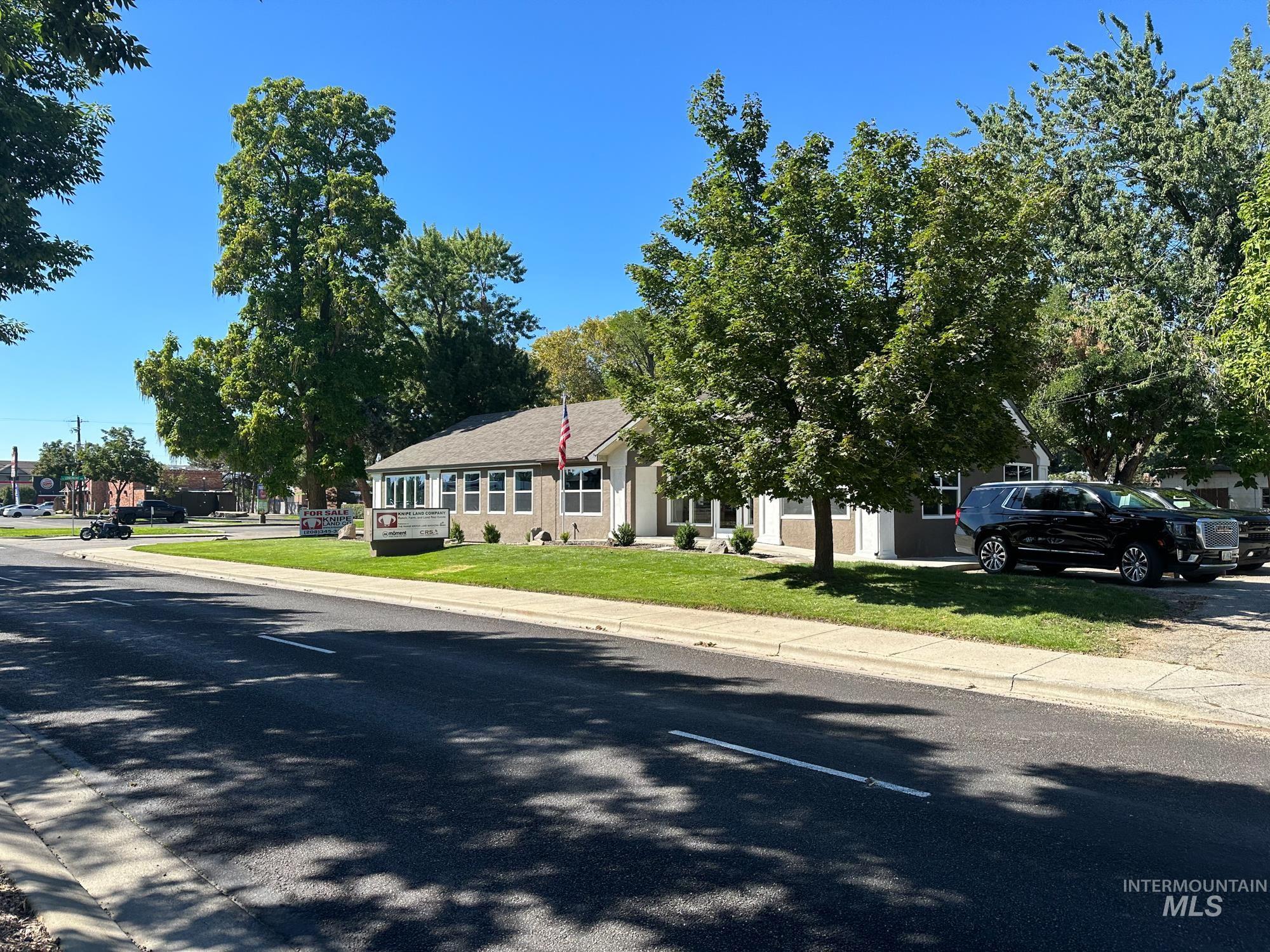 860 W Beacon St, Boise, Idaho 83706, Business/Commercial For Sale, Price $1,750,000, 98959410