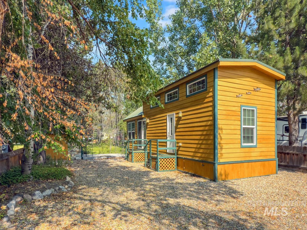 30 F Street, Cascade, Idaho 83611, 1 Bedroom, 0.5 Bathroom, Residential For Sale, Price $199,000, 98959439