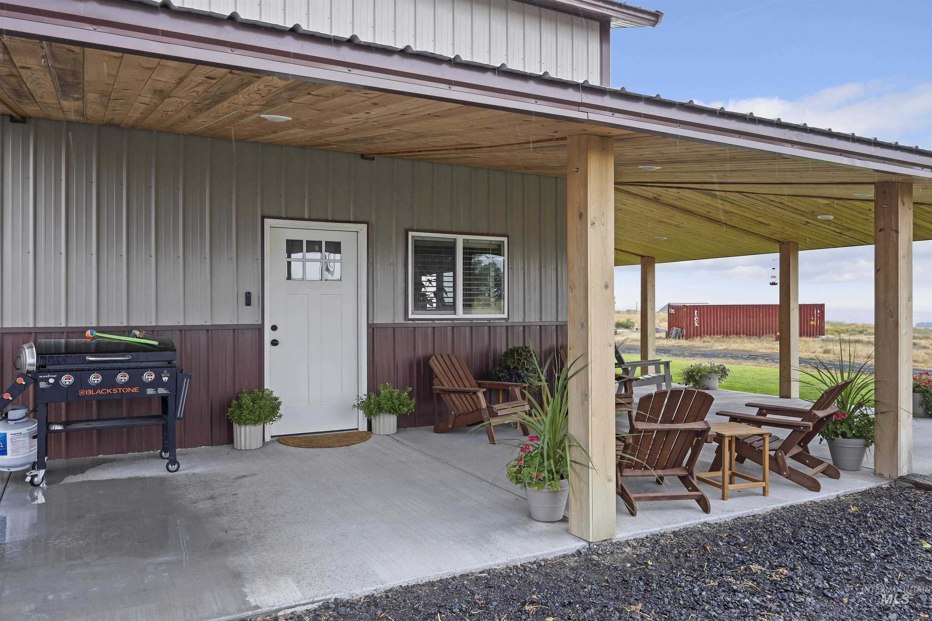 Doorway to property with a porch
